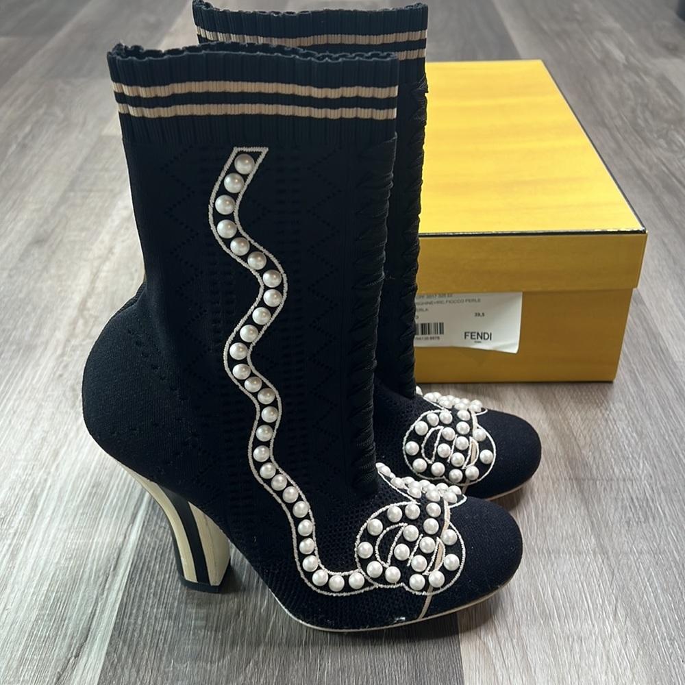 Fendi Boots. Size 39.5. Lightly worn.